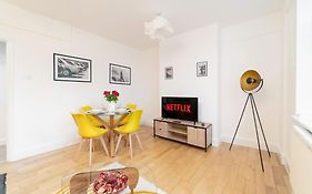 Two Bedroom Apartment By Buonomo Stays Short Lets & Serviced Accommodation In Balham With Balcony
