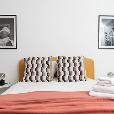 Two Bedroom Apartment By Buonomo Stays Short Lets & Serviced Accommodation In Balham With Balcony London Exterior photo