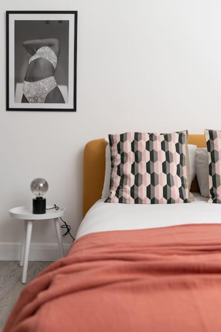 Two Bedroom Apartment By Buonomo Stays Short Lets & Serviced Accommodation In Balham With Balcony London Exterior photo